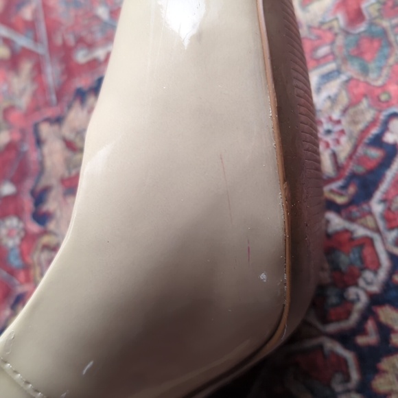 Cream peep-toe heels with high heel and textured material - Picture 10 of 15